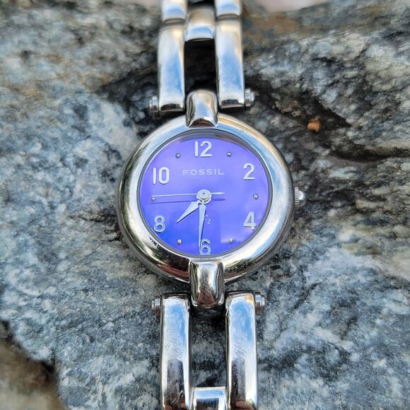 Vintage Watches Fossil F2 ES-9094 Blue Dial Women's Link Bracelet Watch - Picture 6 of 10